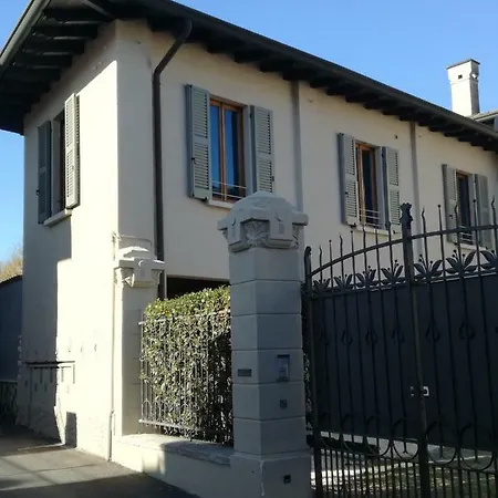 Corte Storica Del 1700 Holiday home Calcinato